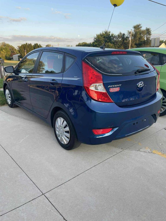 2015 Hyundai Accent Image 2