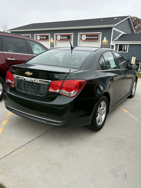 2014 Chevrolet Cruze Image 2