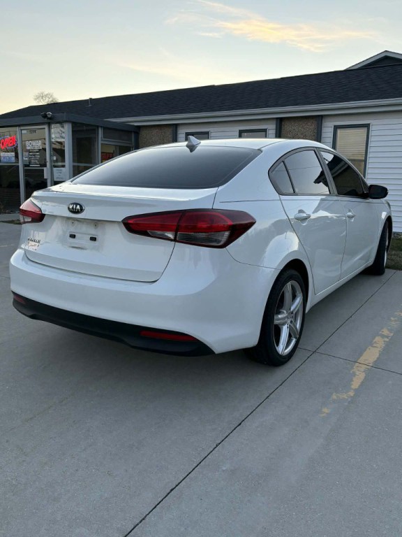 2016 Nissan Sentra Image 2