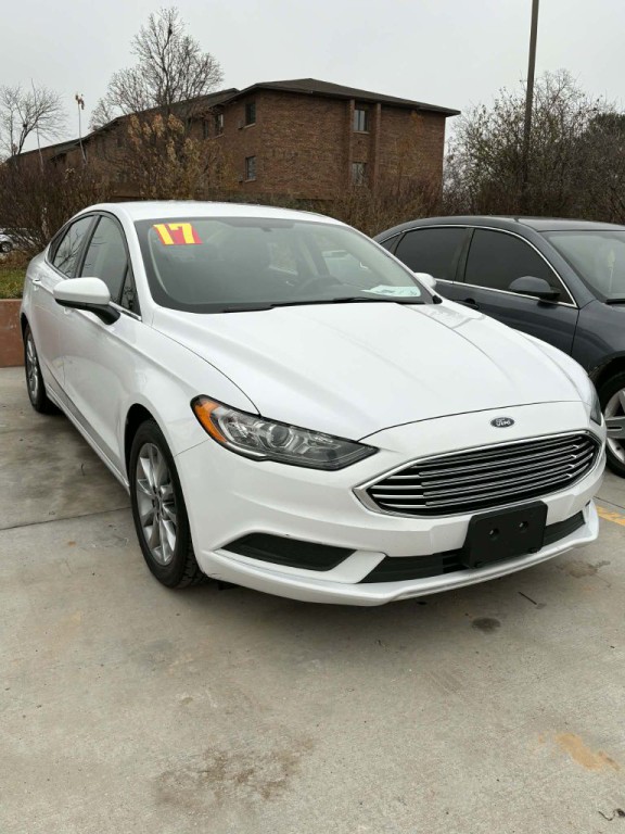 2017 Ford Fusion Image 1