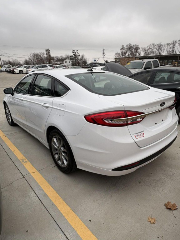 2017 Ford Fusion Image 4