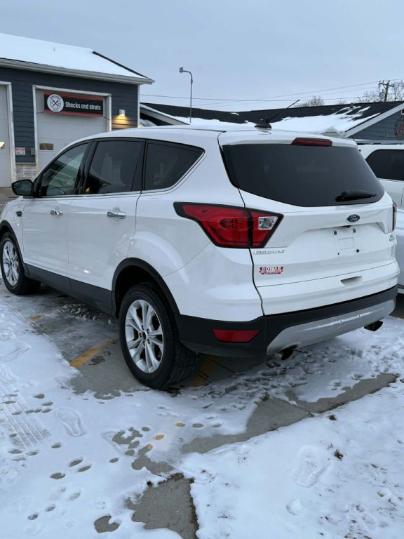 2019 Ford Escape Image 2