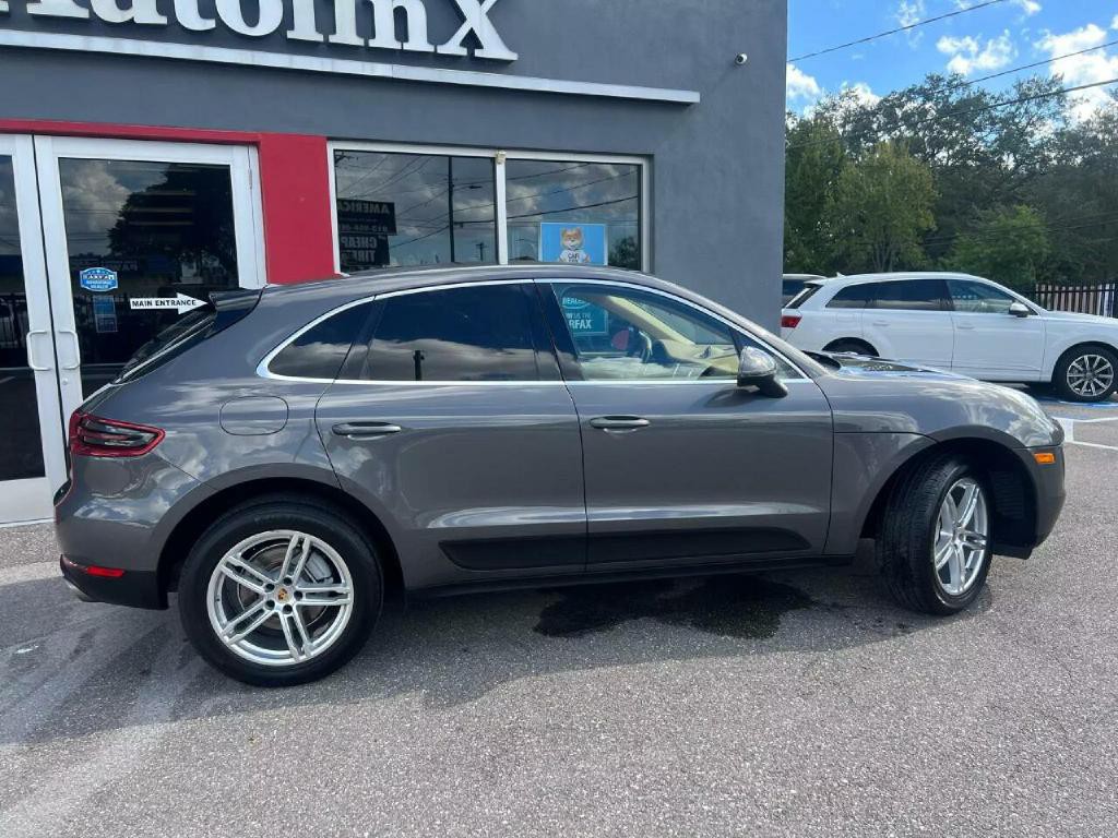 2015 Porsche Macan Image 8