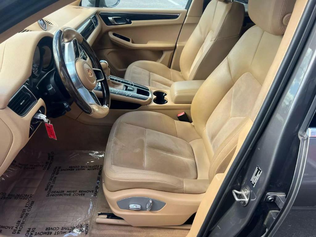 2015 Porsche Macan Image 11