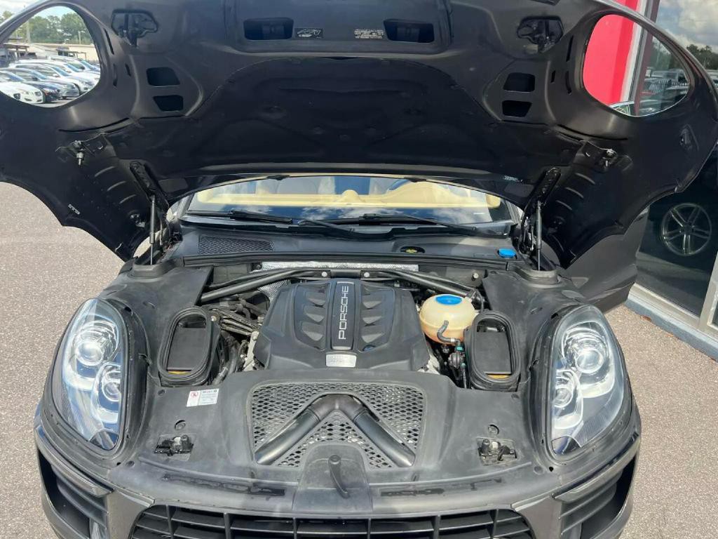 2015 Porsche Macan Image 30