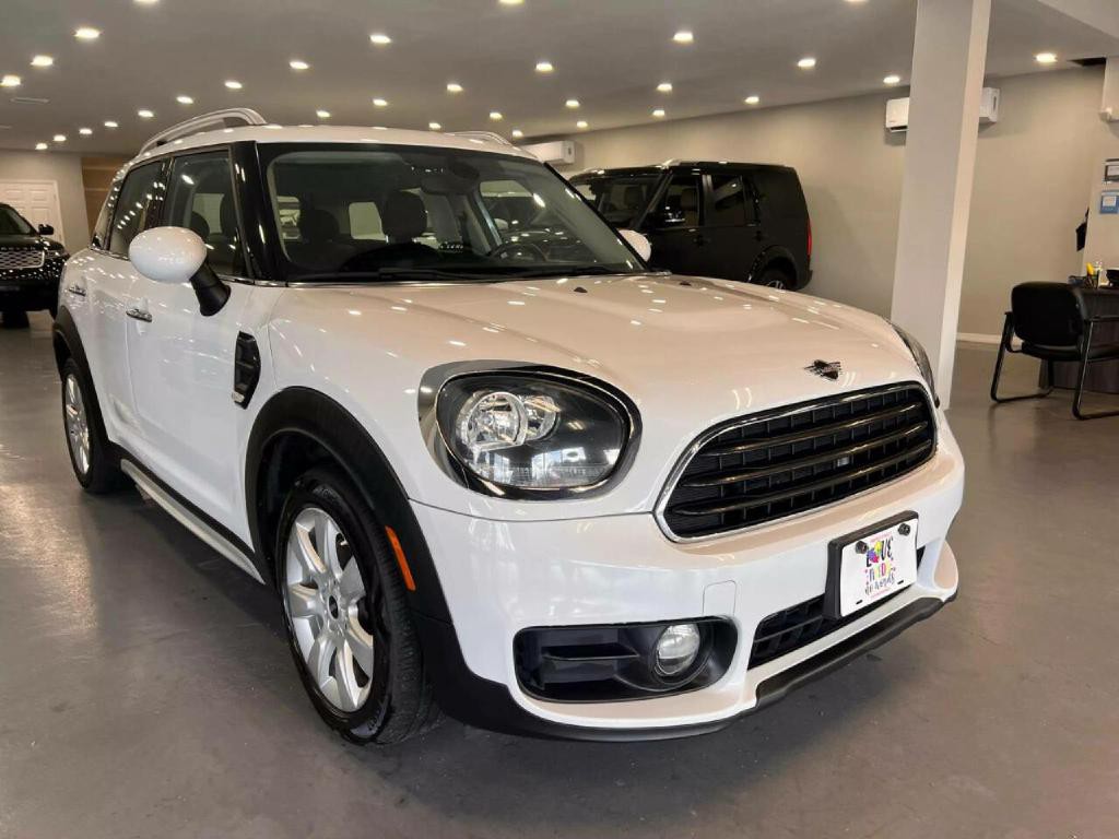 2019 MINI Countryman Image 1