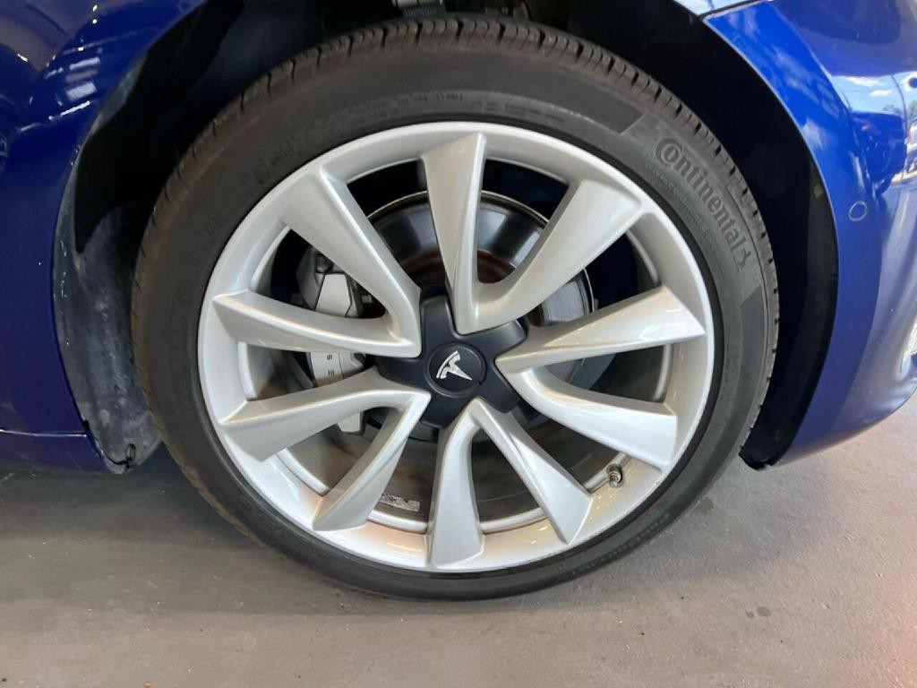 2018 Tesla Model 3 Image 9