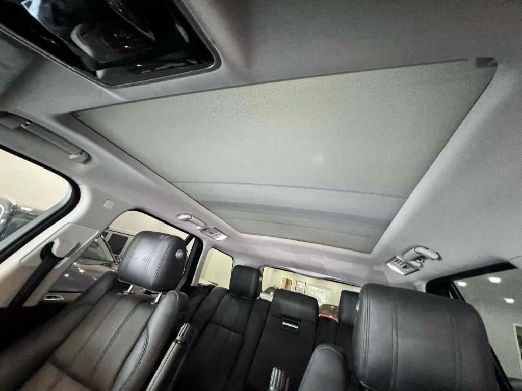 2015 Land Rover Range Rover Image 11