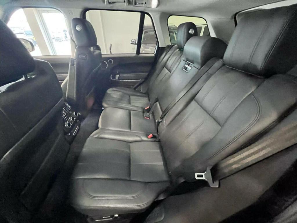 2015 Land Rover Range Rover Image 12