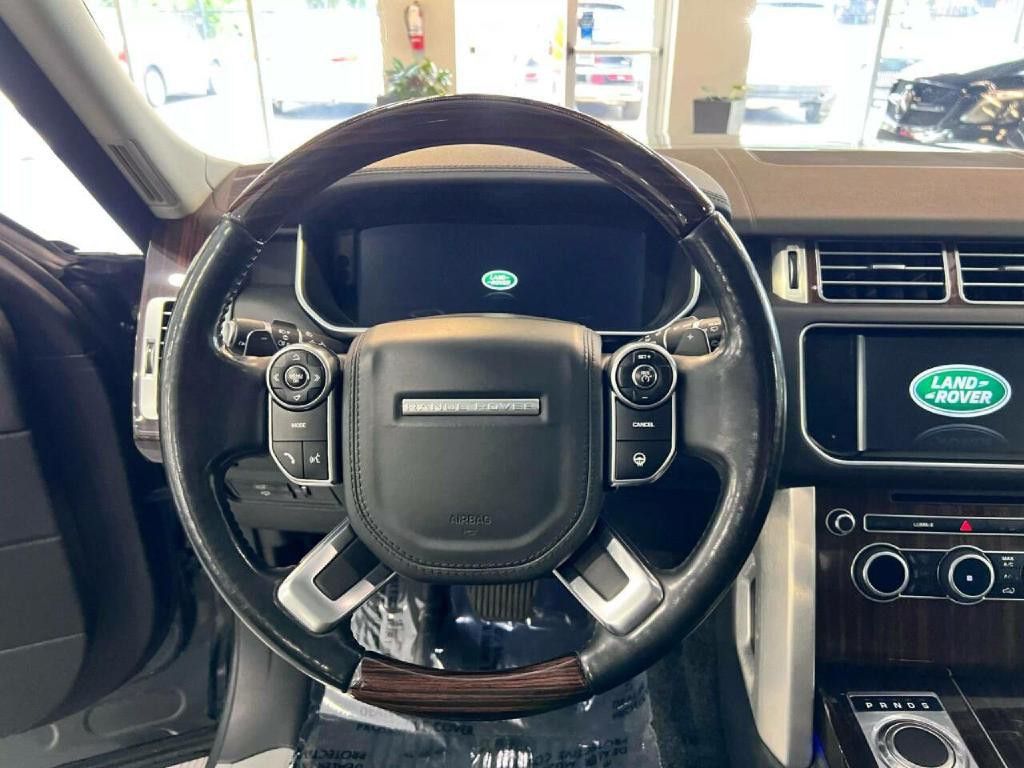 2015 Land Rover Range Rover Image 16