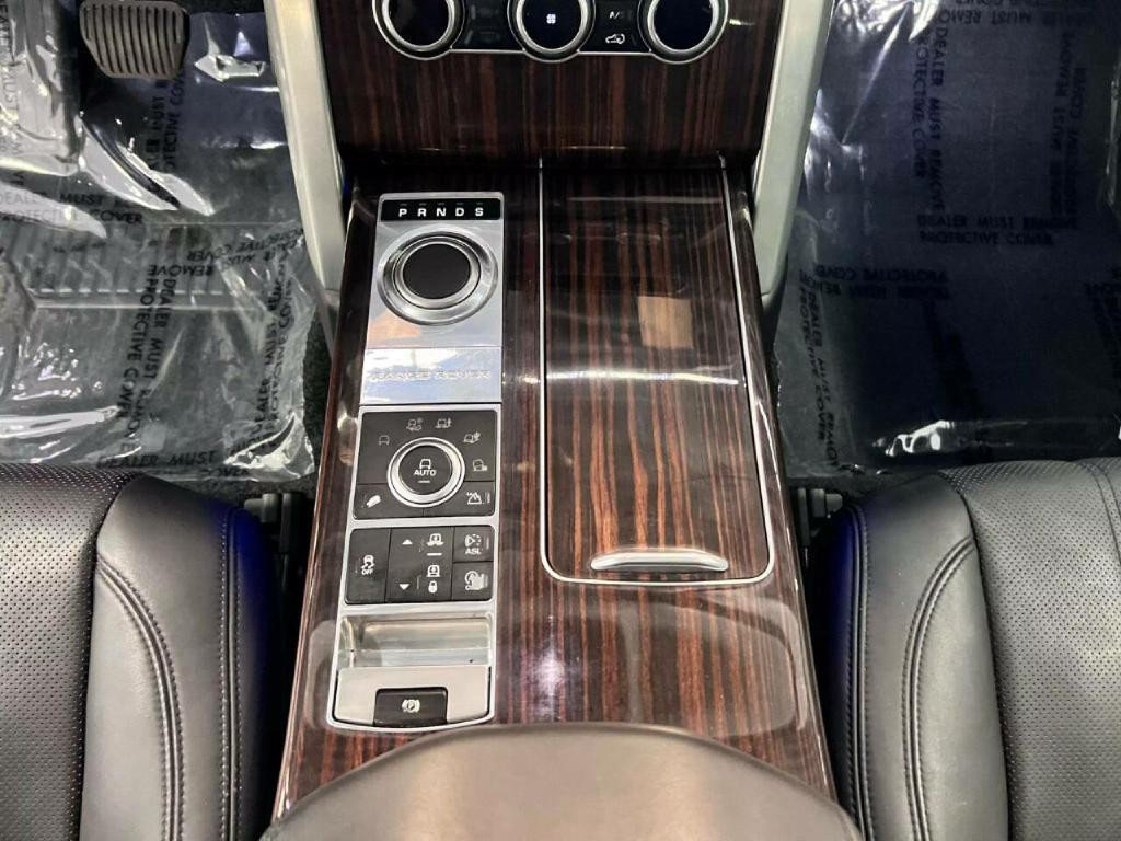 2015 Land Rover Range Rover Image 19