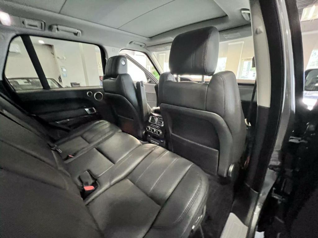 2015 Land Rover Range Rover Image 21