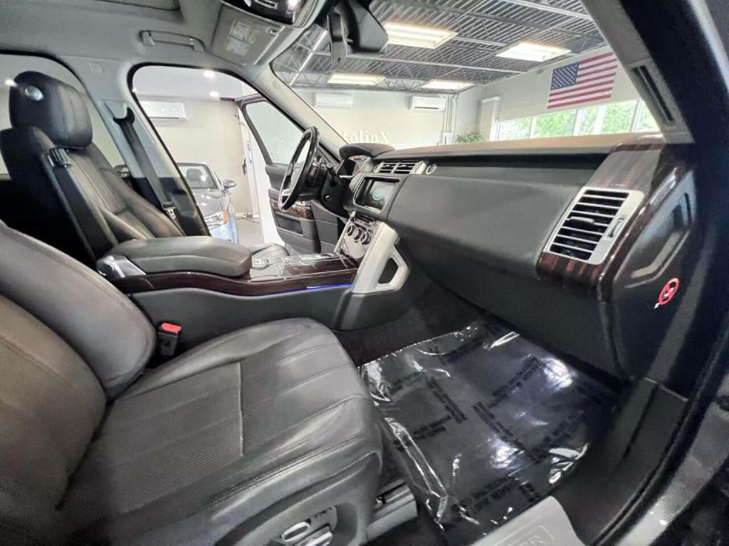 2015 Land Rover Range Rover Image 24