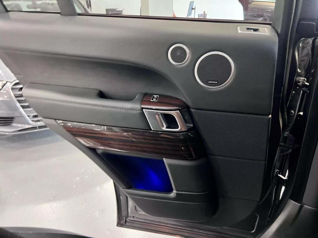 2015 Land Rover Range Rover Image 29