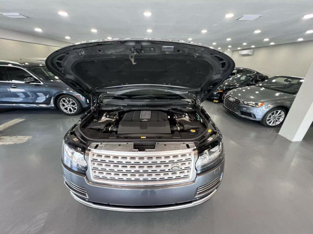 2015 Land Rover Range Rover Image 40