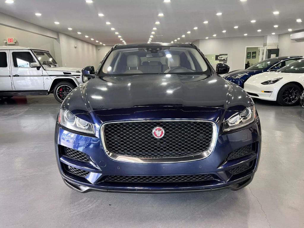 2018 Jaguar F-PACE Image 2