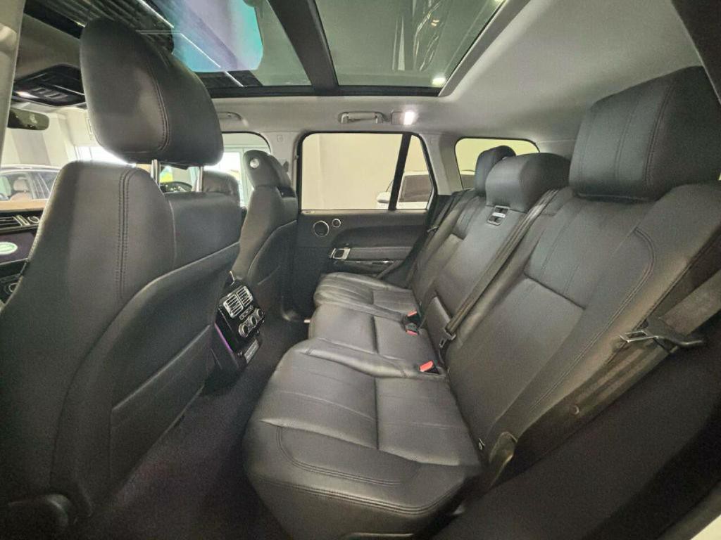 2017 Land Rover Range Rover Image 12