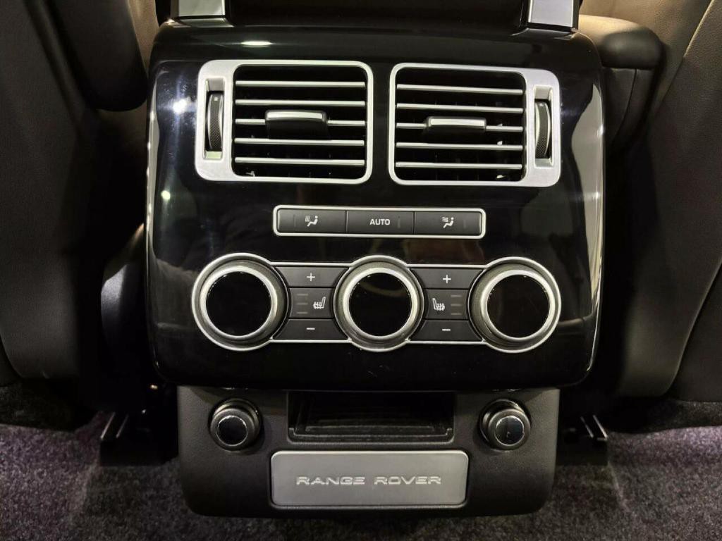 2017 Land Rover Range Rover Image 19