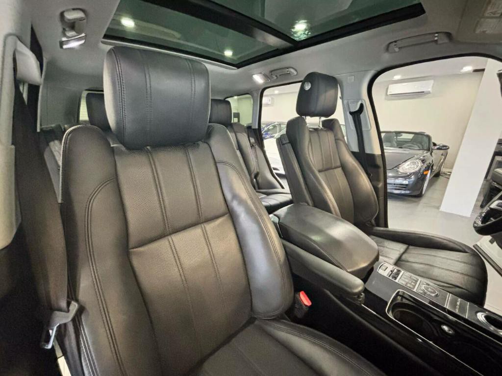 2017 Land Rover Range Rover Image 21