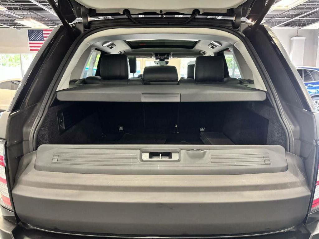 2017 Land Rover Range Rover Image 38