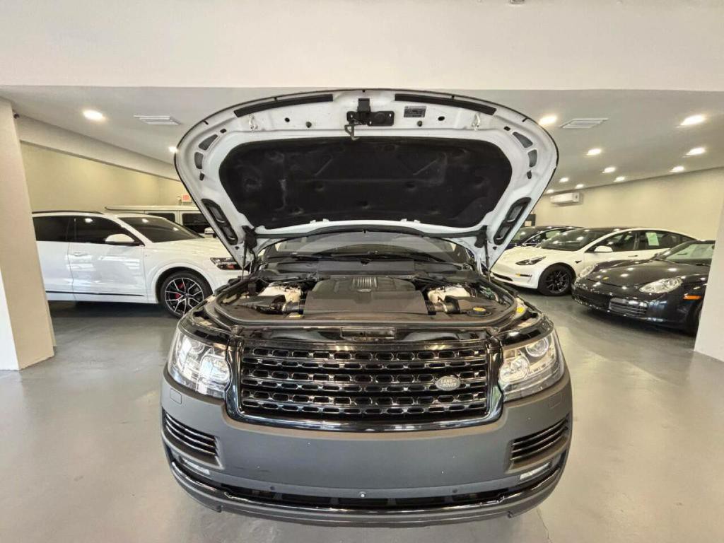 2017 Land Rover Range Rover Image 40