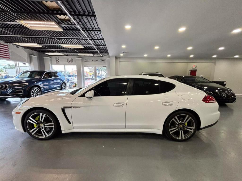 2014 Porsche Panamera Image 4