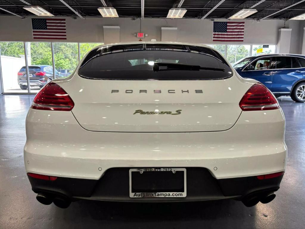 2014 Porsche Panamera Image 6