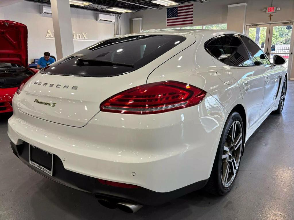 2014 Porsche Panamera Image 7