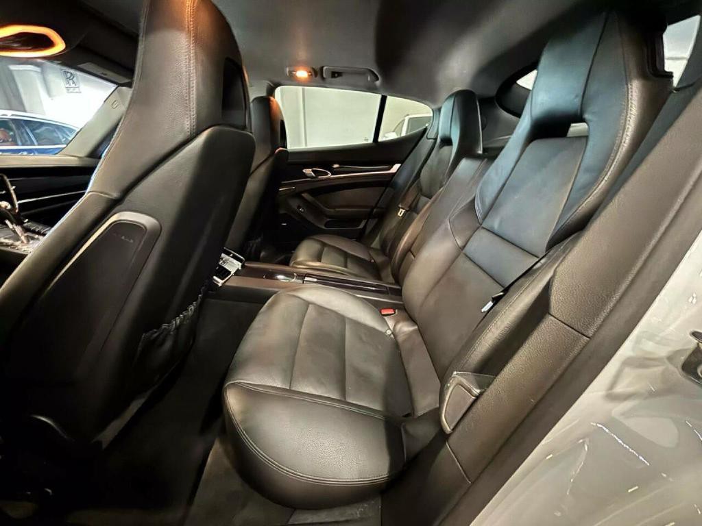 2014 Porsche Panamera Image 13