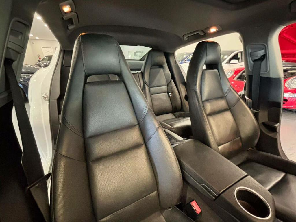 2014 Porsche Panamera Image 19