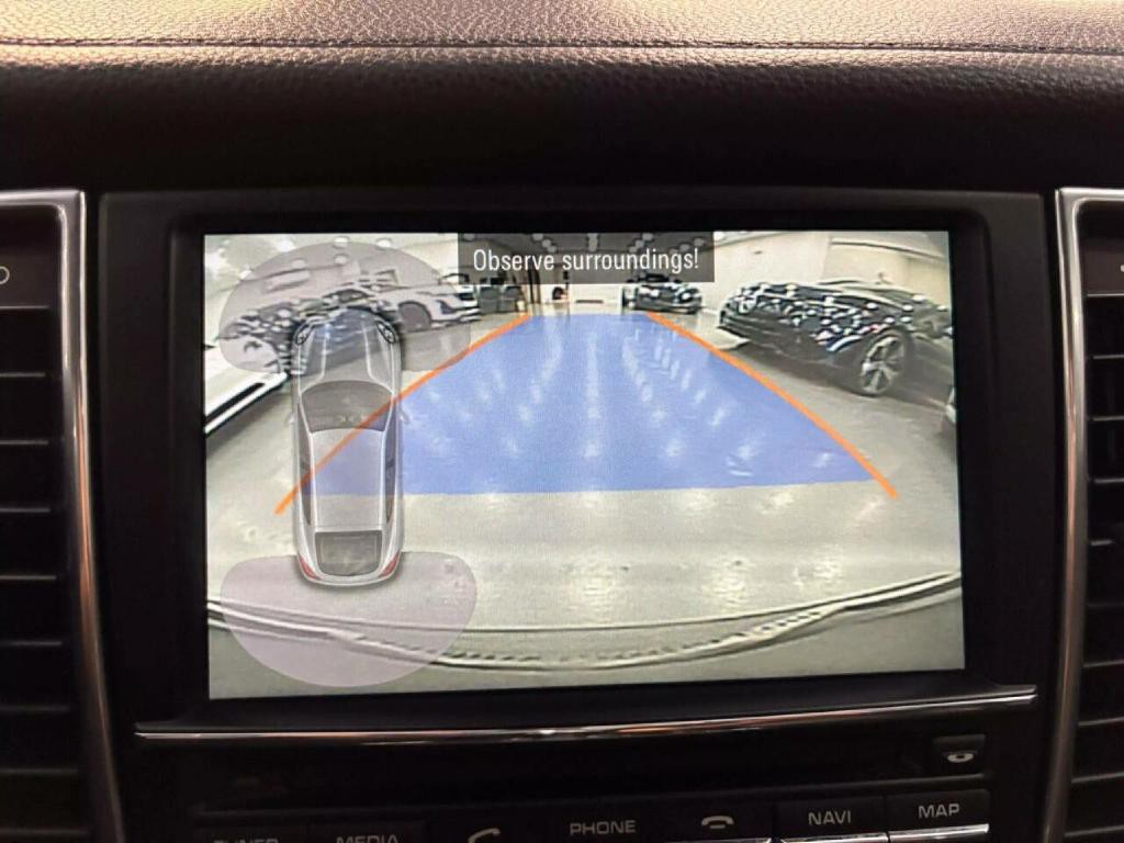 2014 Porsche Panamera Image 28