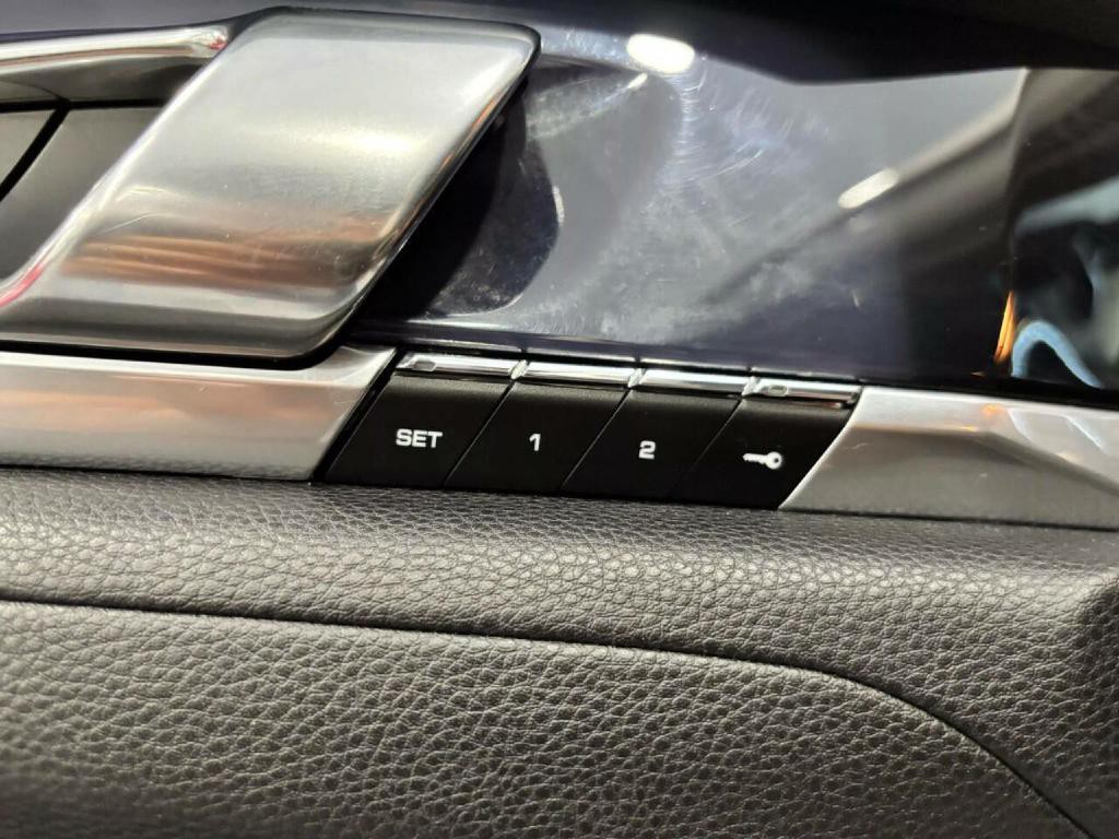 2014 Porsche Panamera Image 31