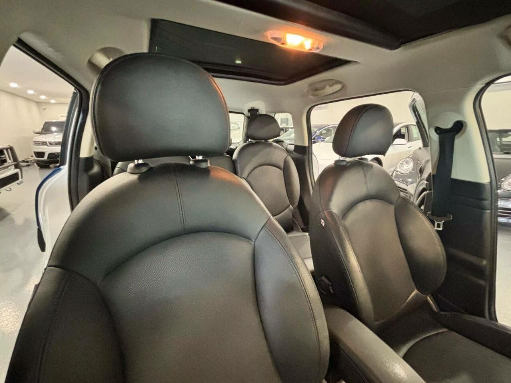 2015 MINI Countryman Image 19