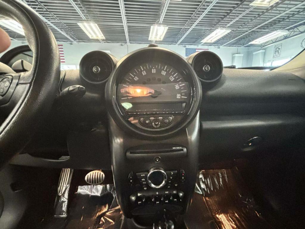 2015 MINI Countryman Image 25