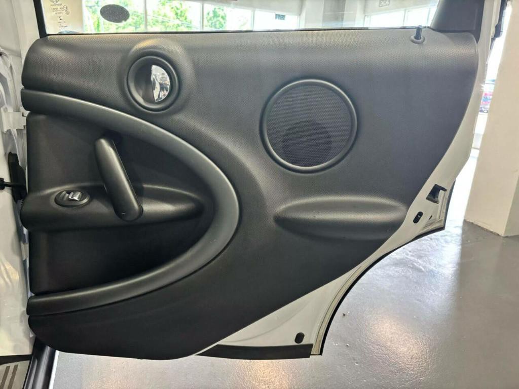 2015 MINI Countryman Image 30