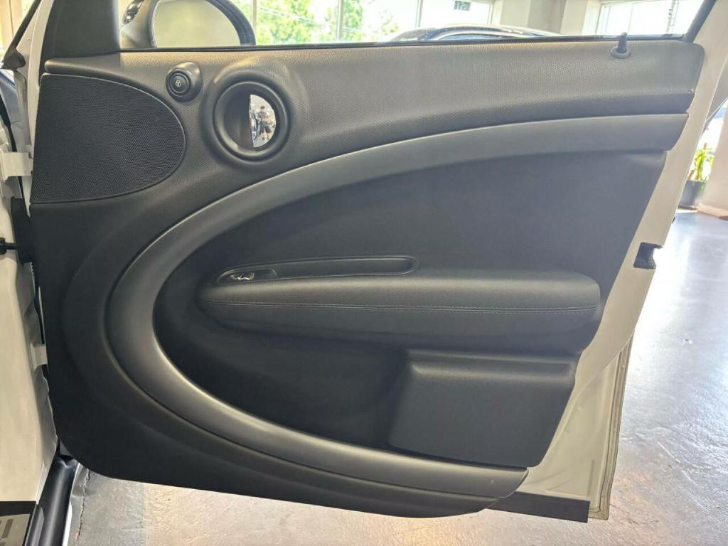 2015 MINI Countryman Image 31