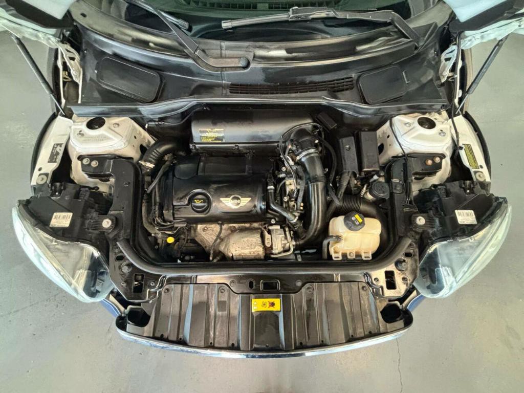 2015 MINI Countryman Image 34