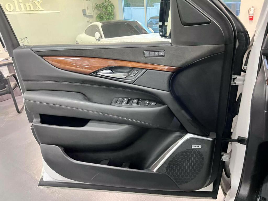 2019 Cadillac Escalade Image 26