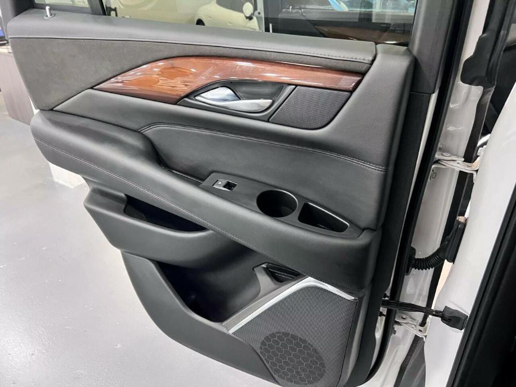 2019 Cadillac Escalade Image 27