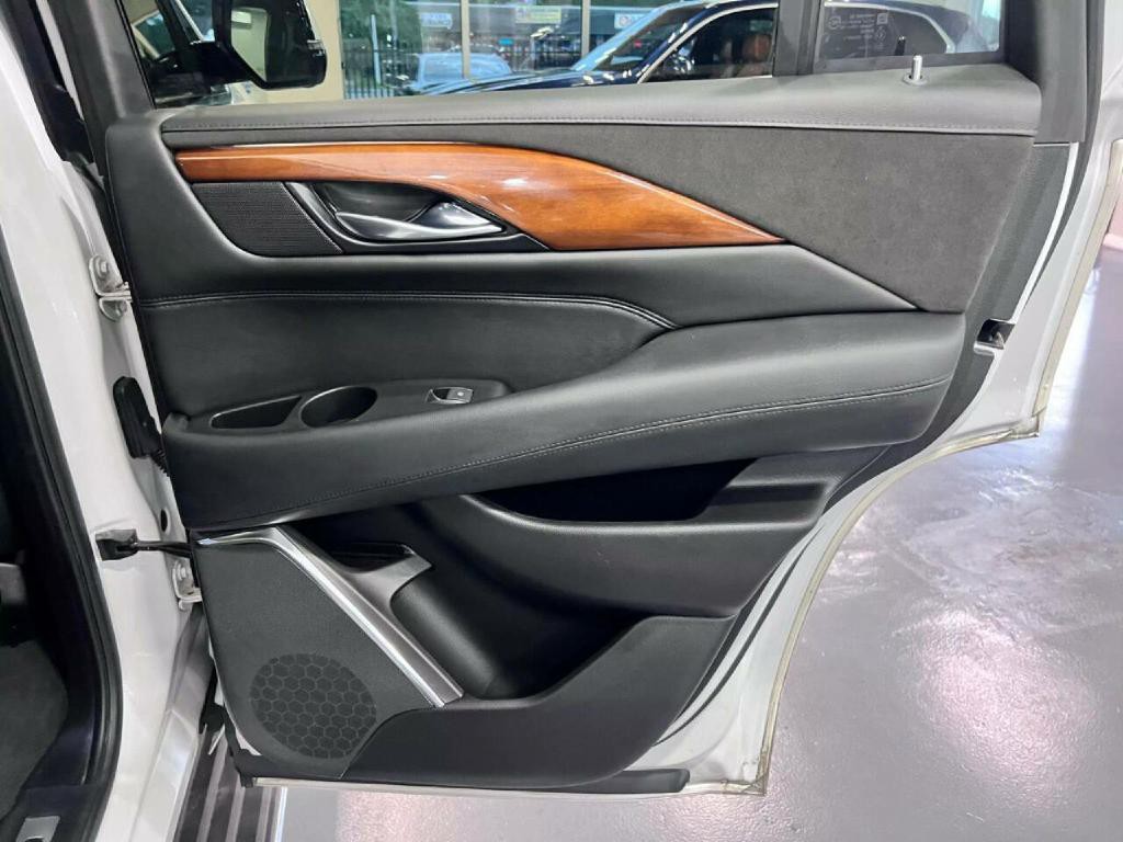 2019 Cadillac Escalade Image 28