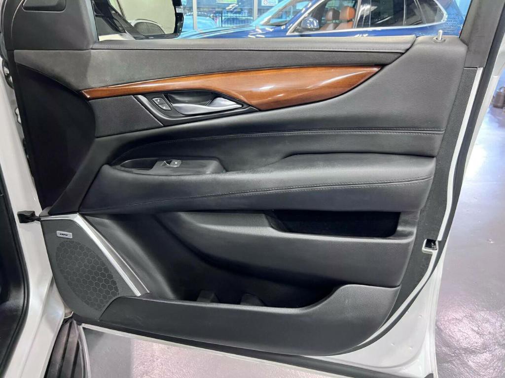 2019 Cadillac Escalade Image 29