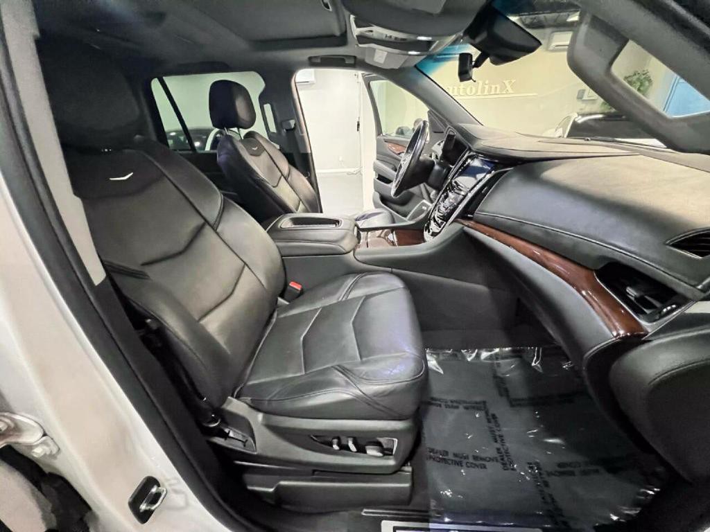 2019 Cadillac Escalade Image 35