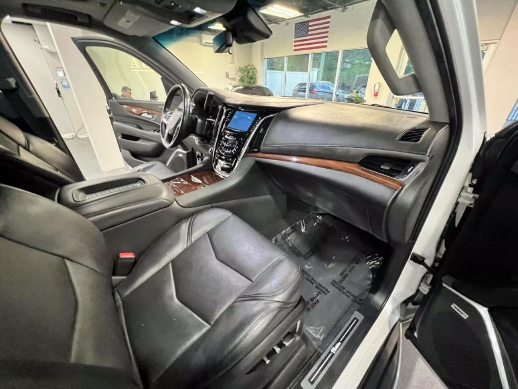 2019 Cadillac Escalade Image 36