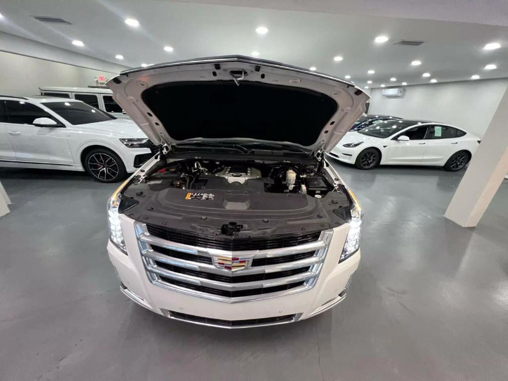 2019 Cadillac Escalade Image 41