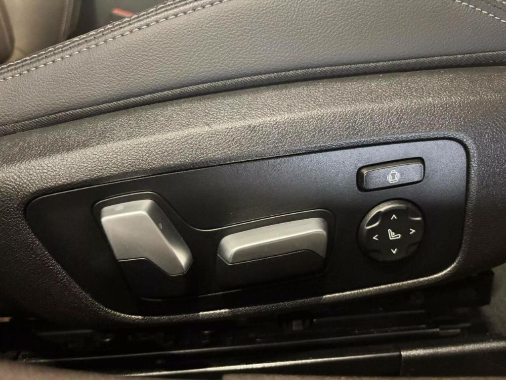 2020 BMW 3 Series Image 12