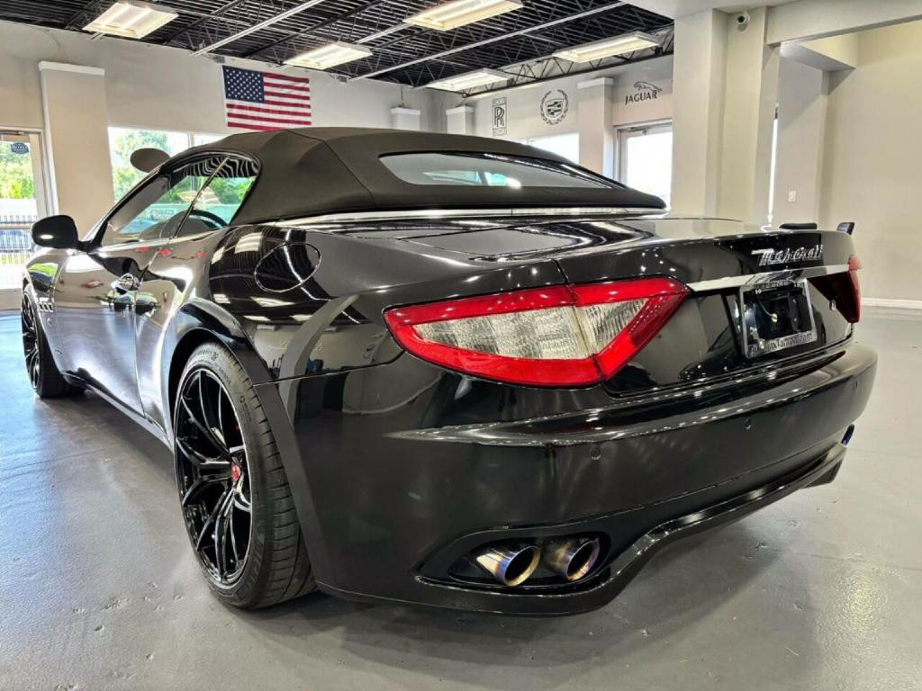2010 Maserati GranTurismo Image 3