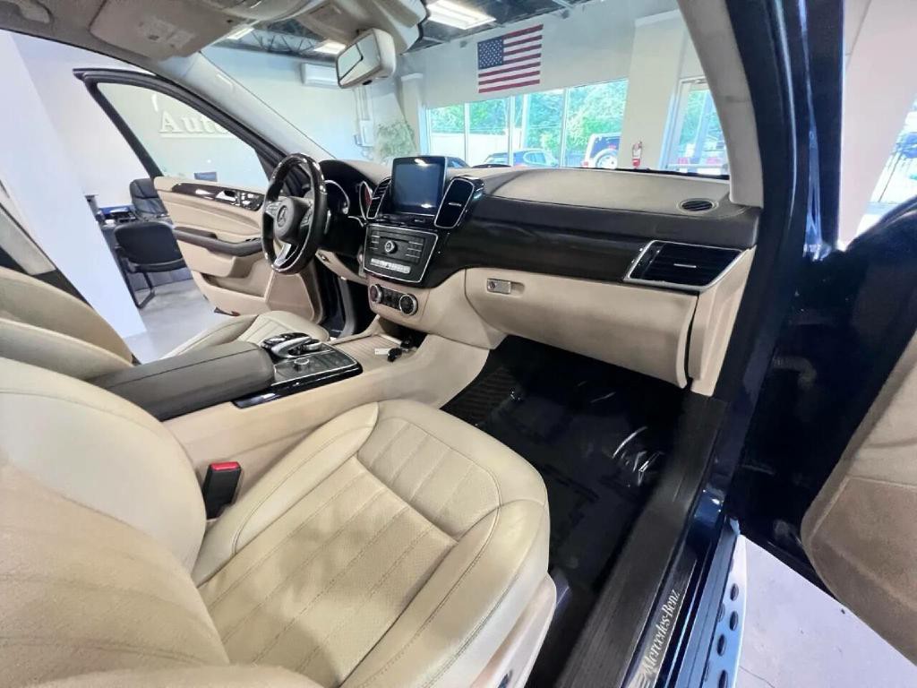 2017 Mercedes-Benz GLS-Class Image 25