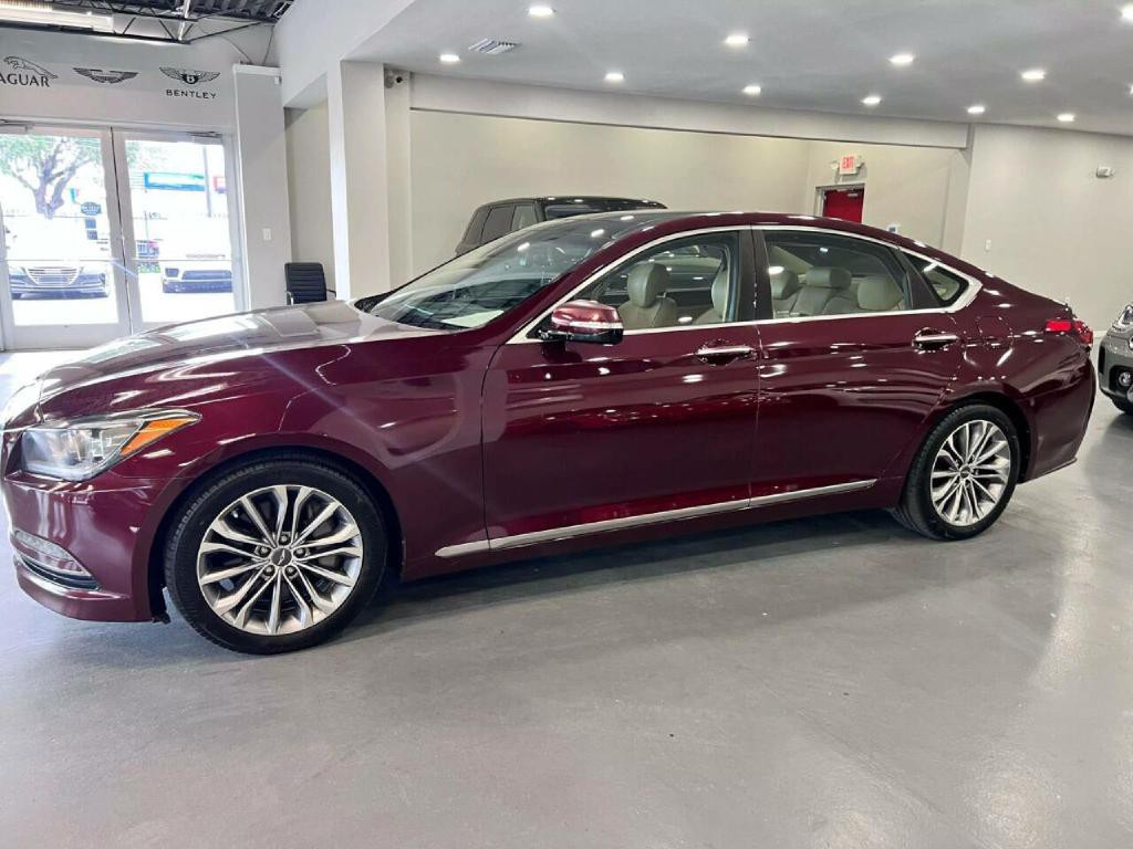 2016 Hyundai Genesis Image 4