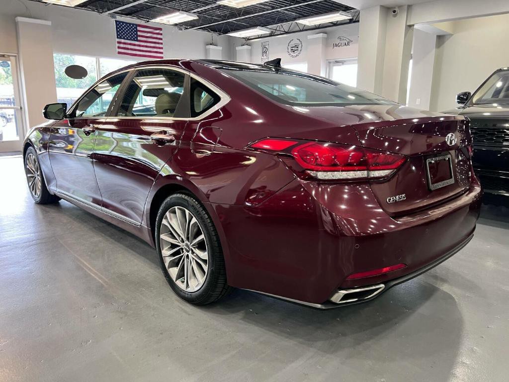 2016 Hyundai Genesis Image 5