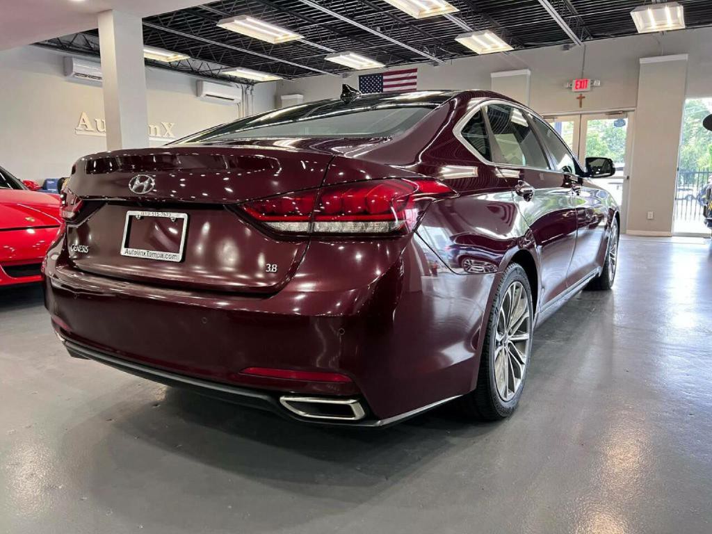 2016 Hyundai Genesis Image 7